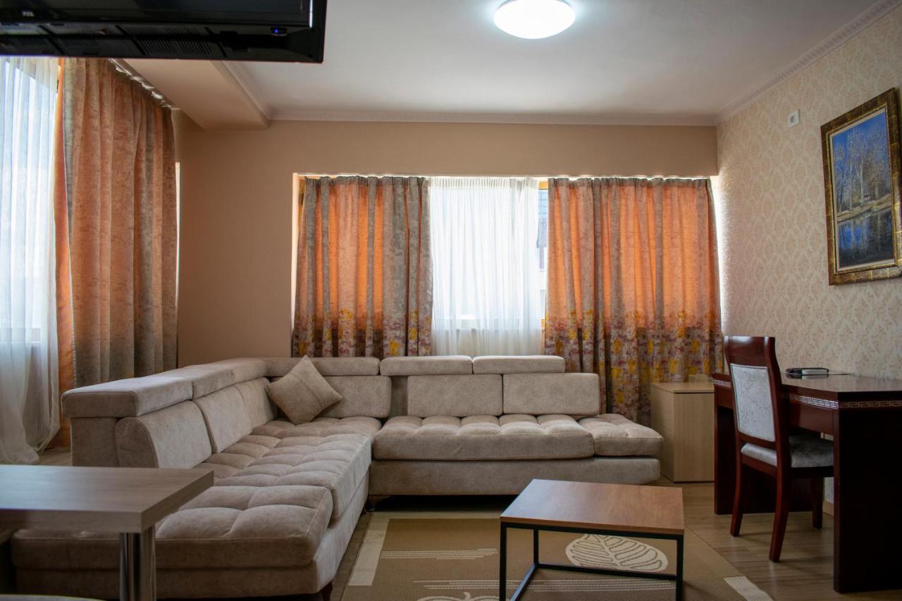 Bocca Hotel Корча Екстер'єр фото